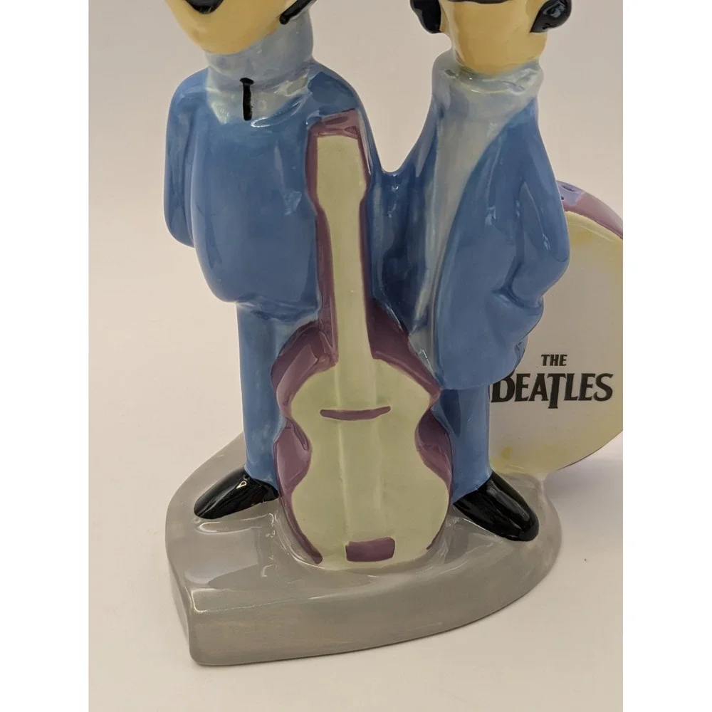 The Beatles Animated 2004 Vandor Apple Salt & Pepper Shakers NEW In Box‎